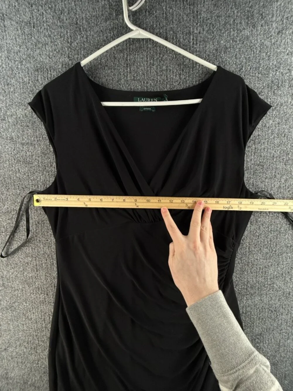 Lauren Ralph Lauren Black Dress Size Women 16 Stretch Sleeveless V Neck Knee - Picture 9 of 16